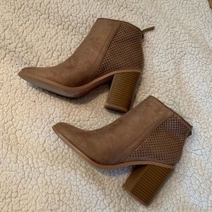 Yoki Ankle Boots